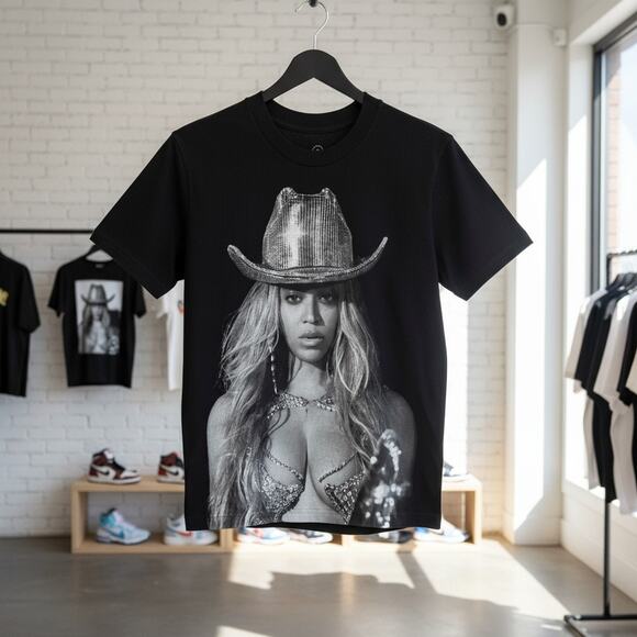 Beyoncé Renaissance World Tour Tee Small NWOT Official Concert Merch - Picture 3 of 9
